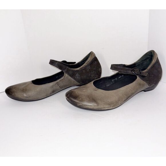 Think! Mary Jane Leather Shoes Taupe Brown Strap Comfort Low Kitten Heel 39/8 - Picture 1 of 16